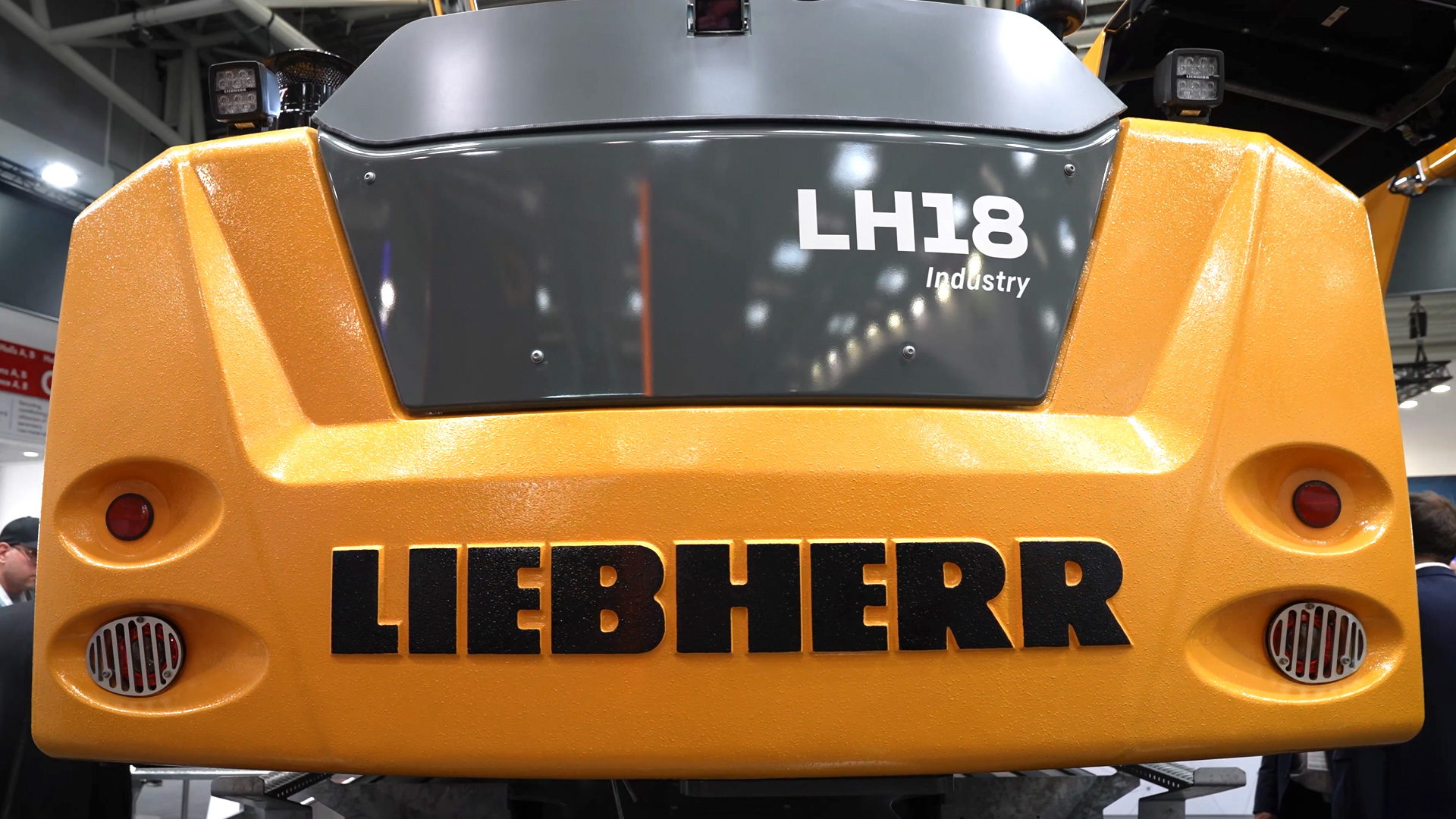 Liebherr LH 18 Industry rear