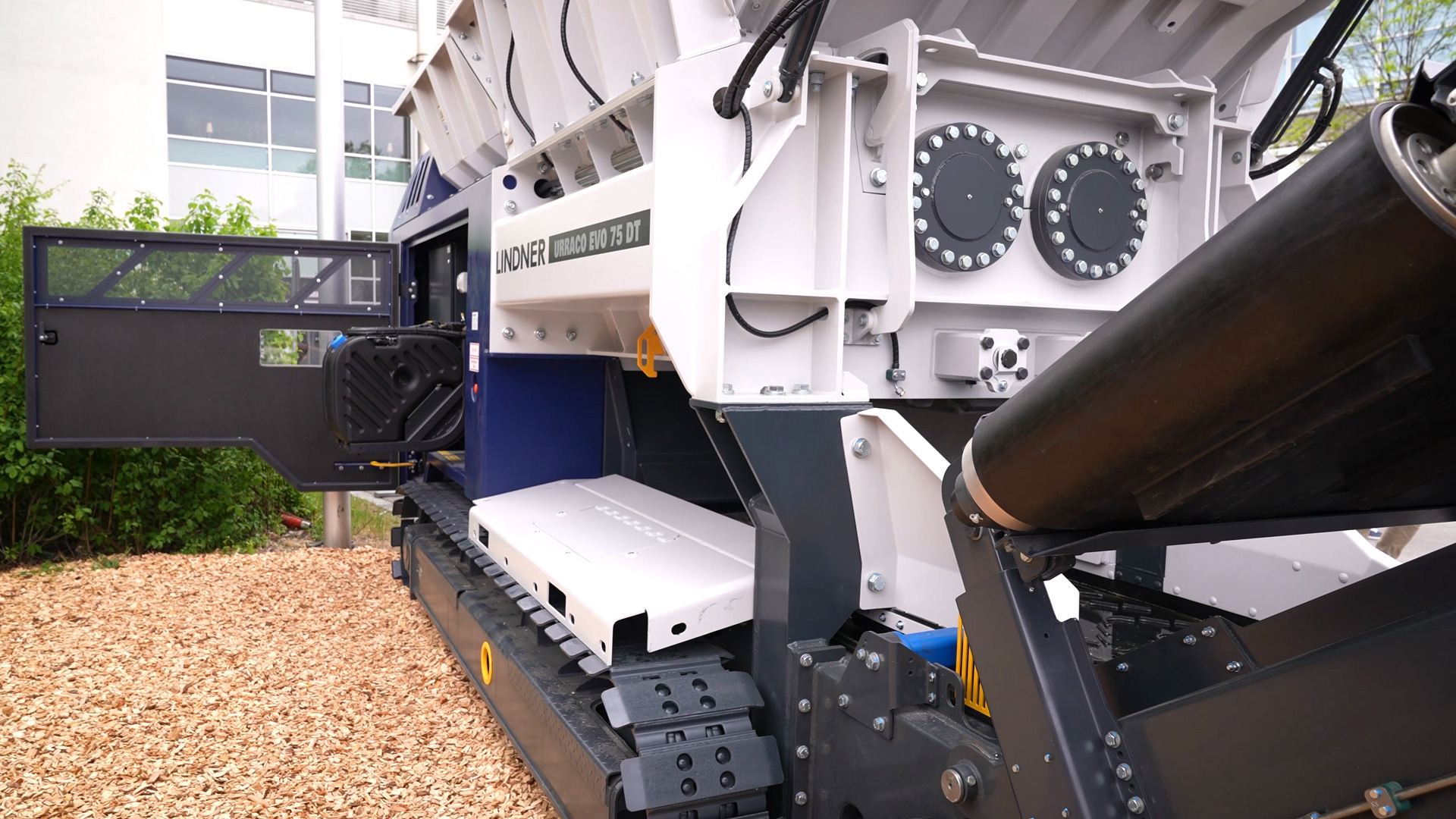 Lindner Twin shaft shredder between robustness and customisation