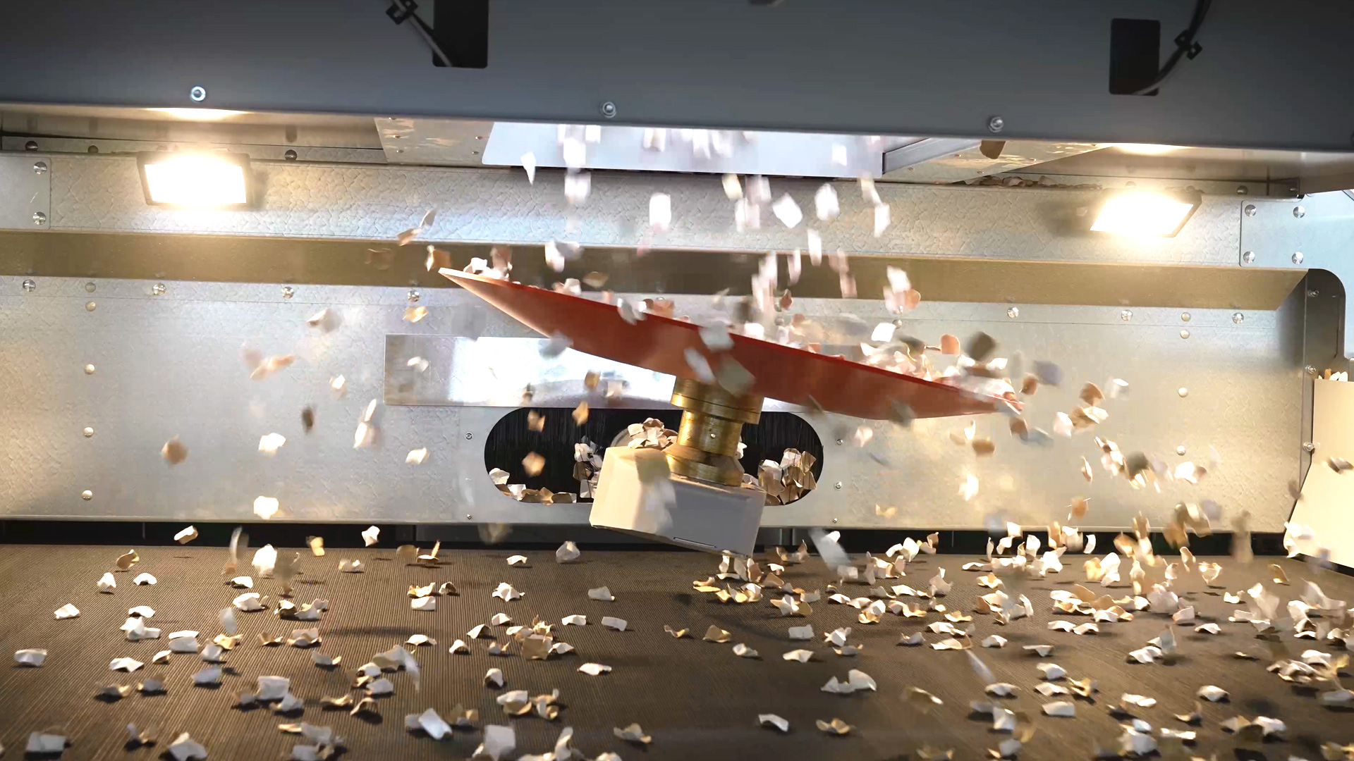 Westeria disc spreader creates better output for NIR sorters and windsifters