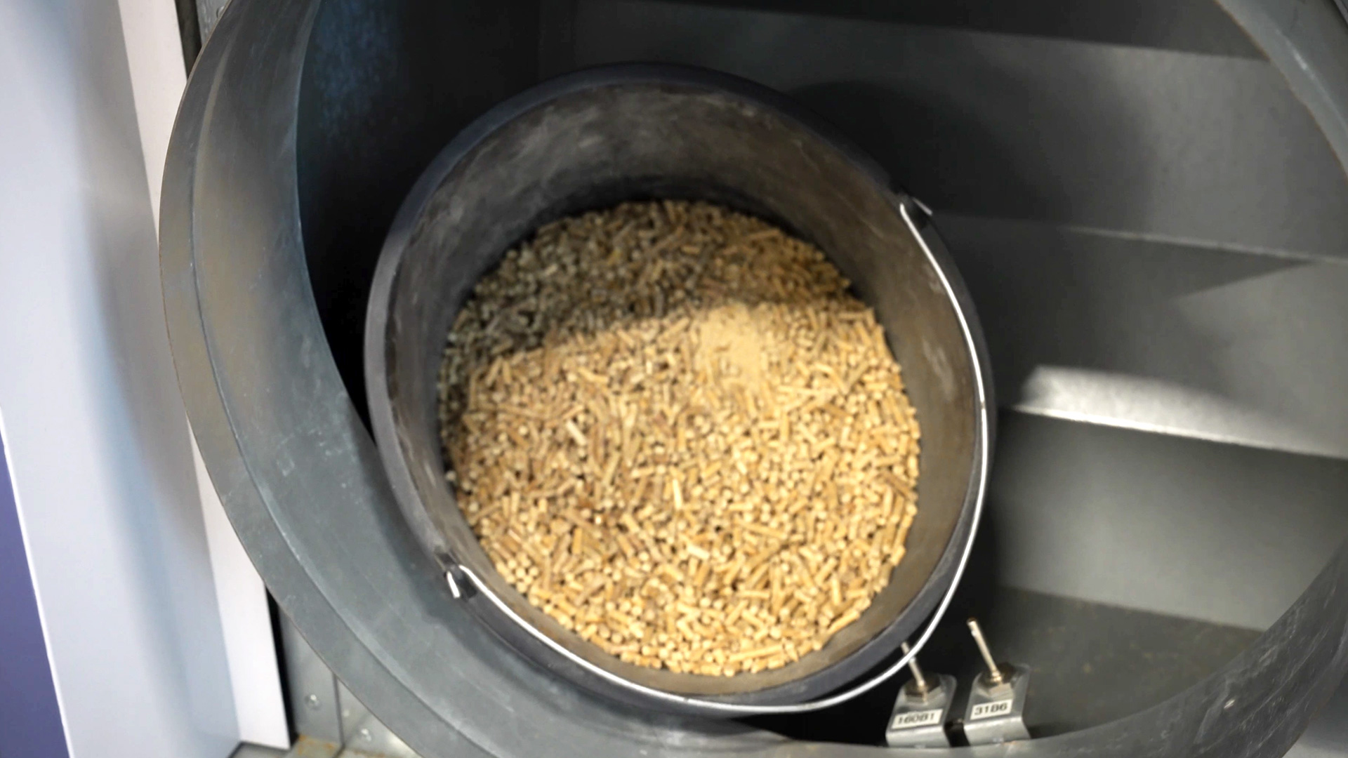 Heizkurier mobile heating unit based on a pellet boiler