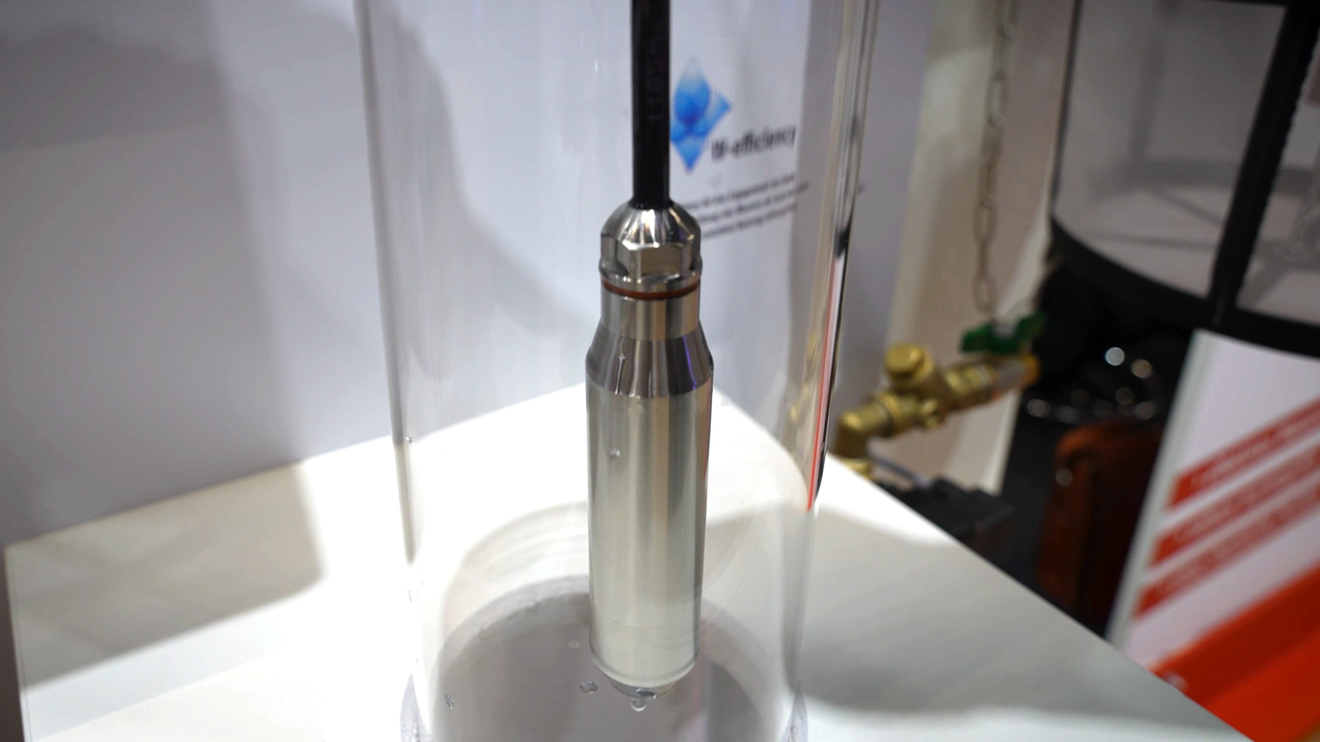 Pressure sensor as the basis for level measurement in cisterns