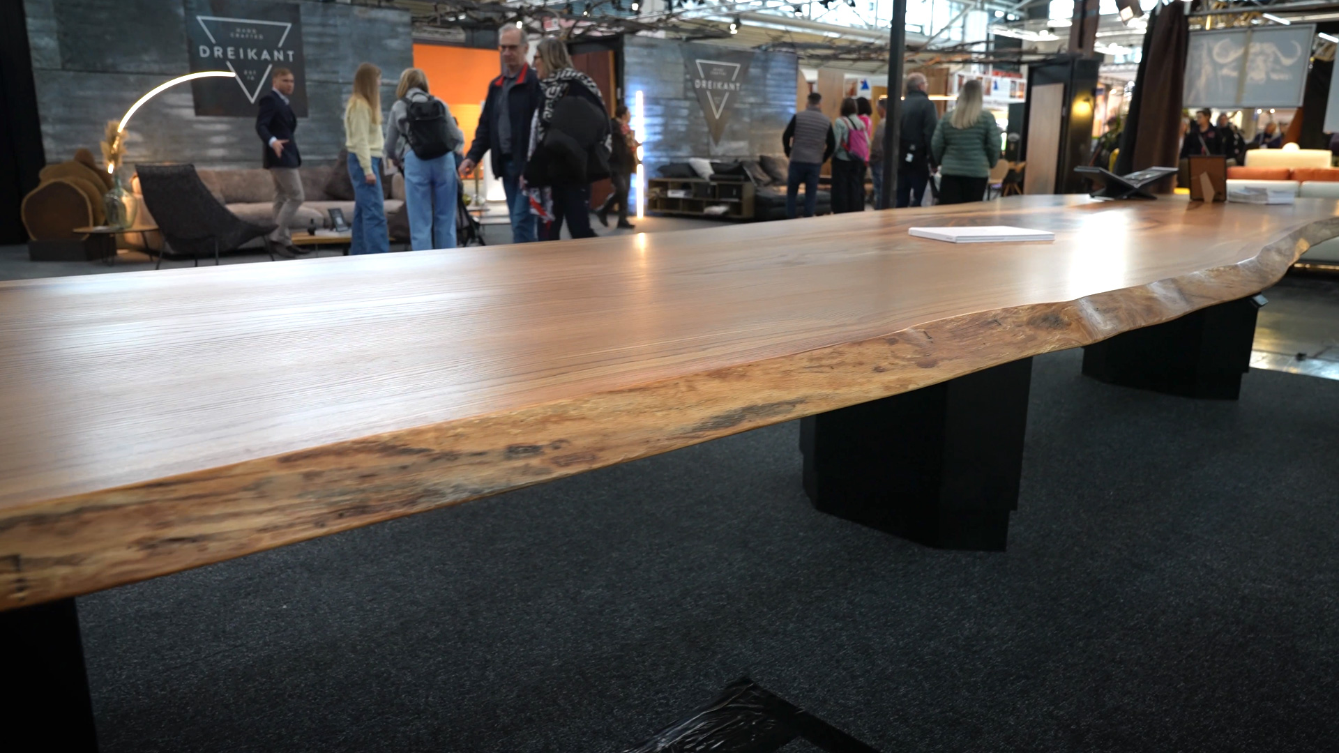 Oak table height adjustable solid wood table 6 metres 70 centimetres triangular