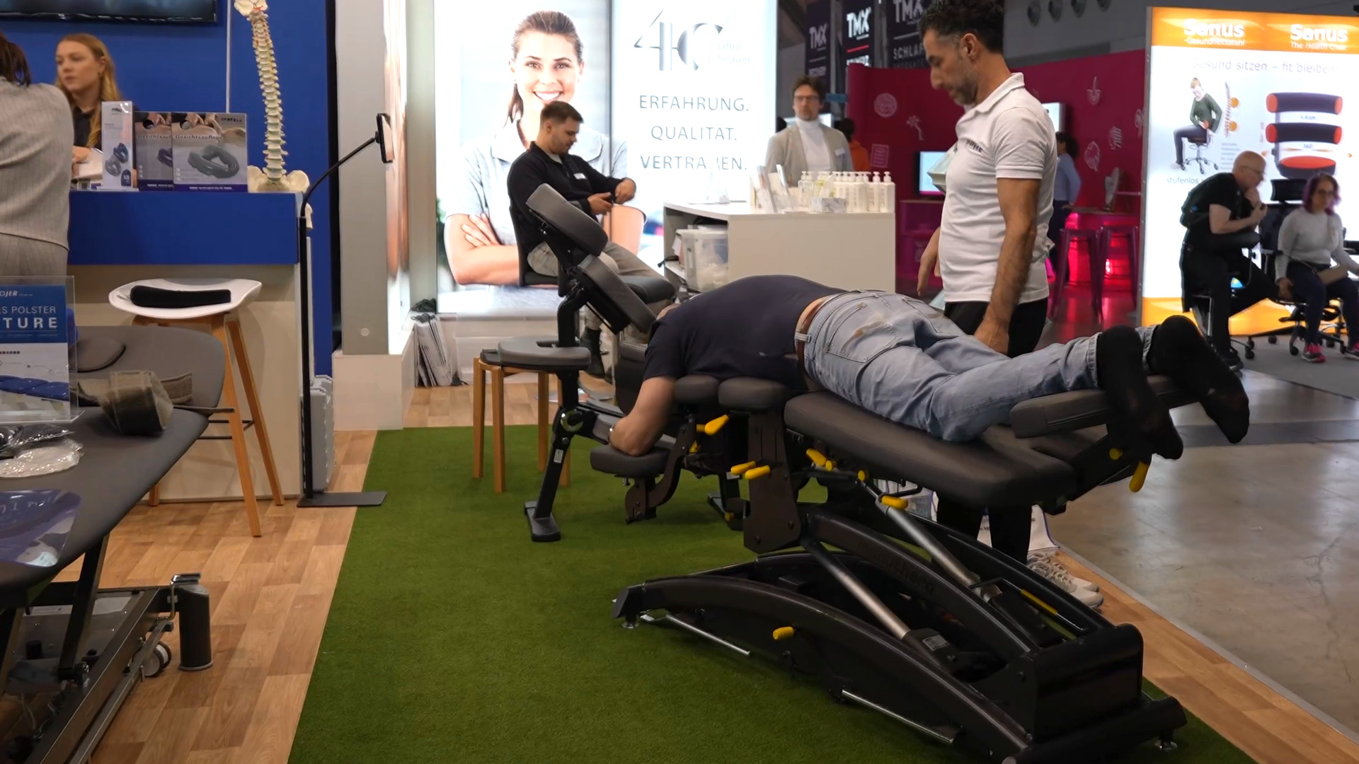 Manuthera 242 therapy table facilitates therapeutic work