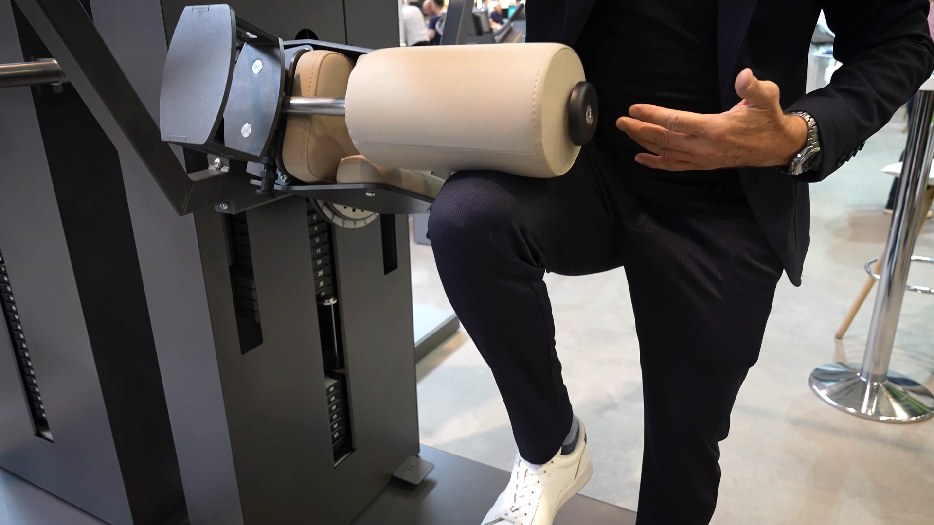 Targeted training of hip rotators for stable movements in the hip joint