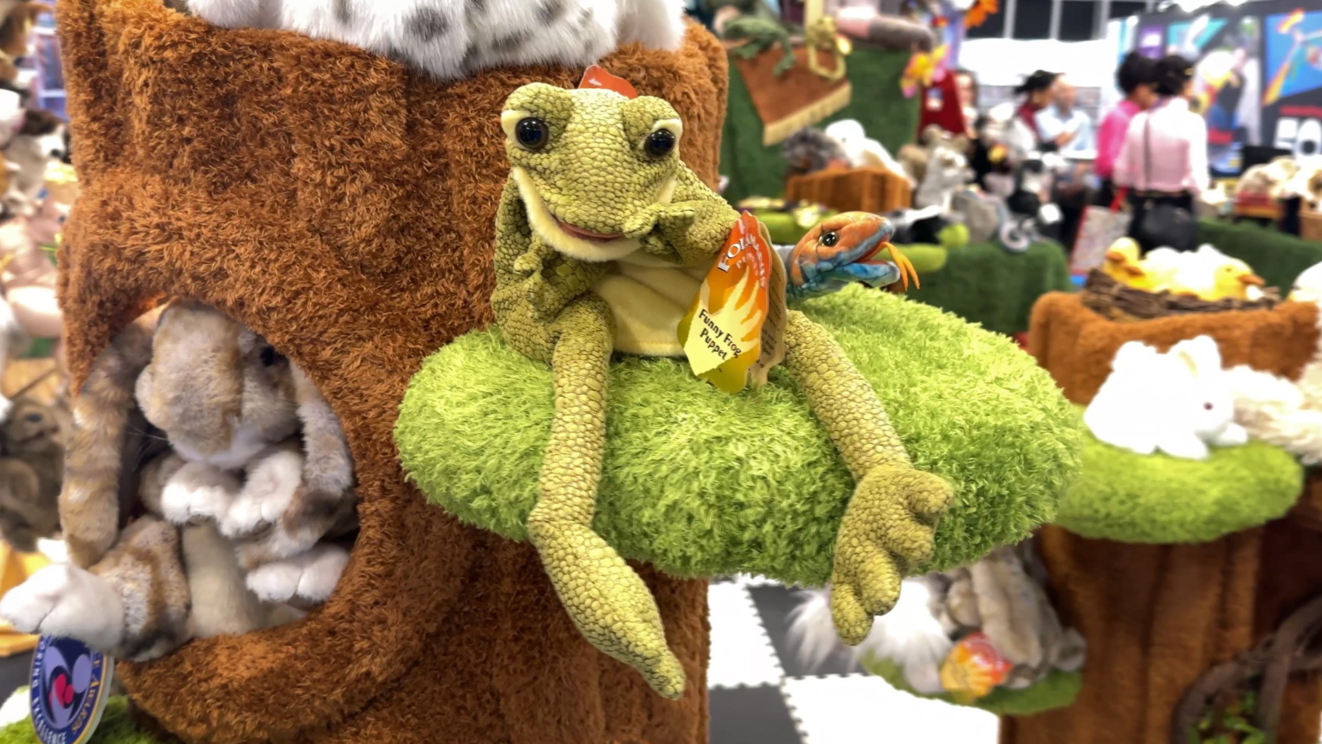 Realistic Animal Figures as Hand Puppets Soft Toy Frog