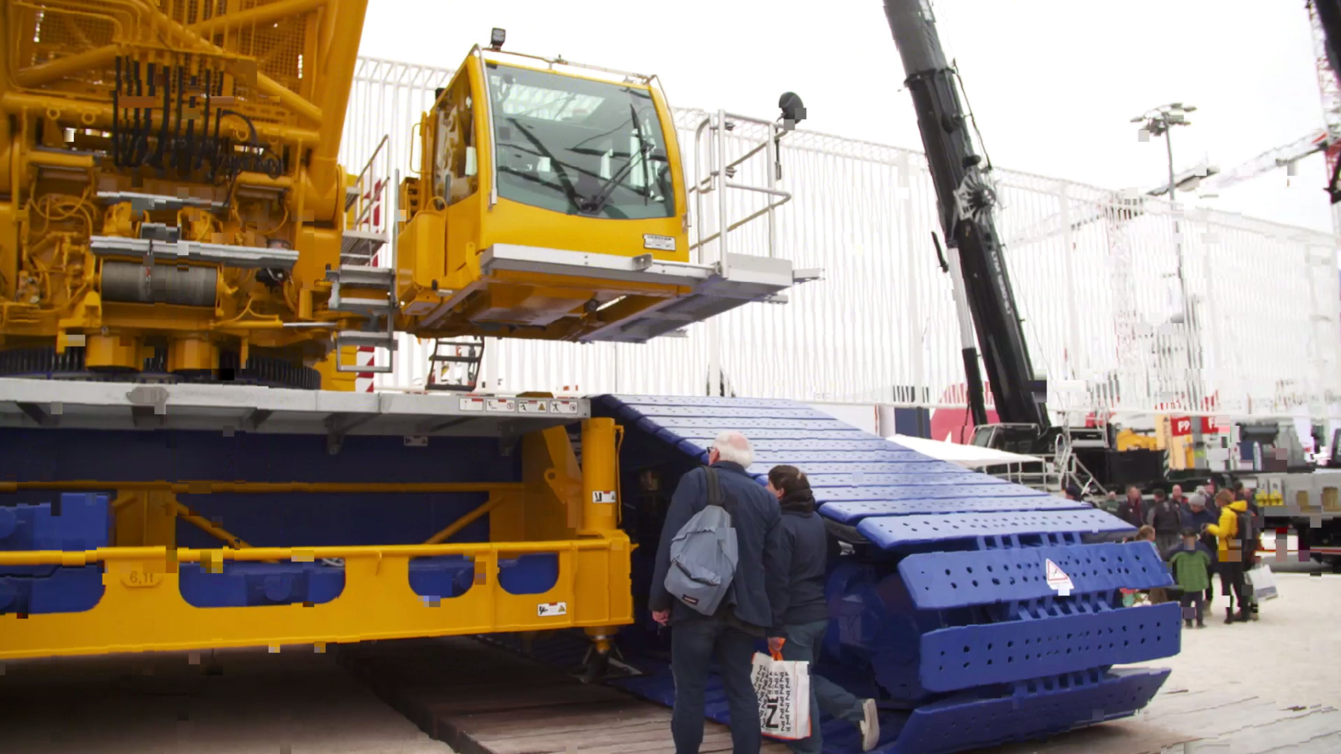 Crawler crane cab