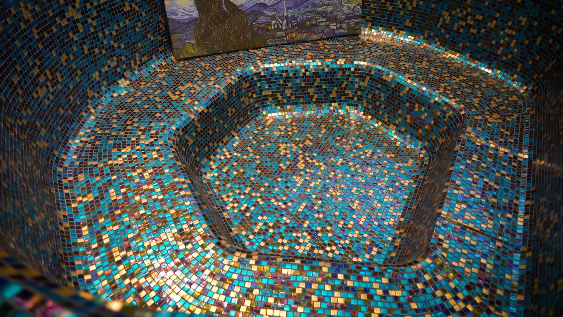 Pool prefabricated pool with mosaic tiles
