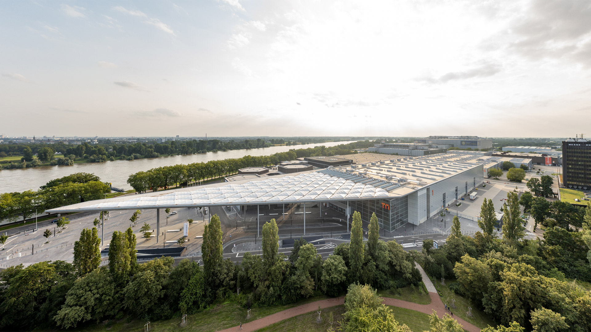 Messe Düsseldorf neue Imagekampagne The Place to Maximize